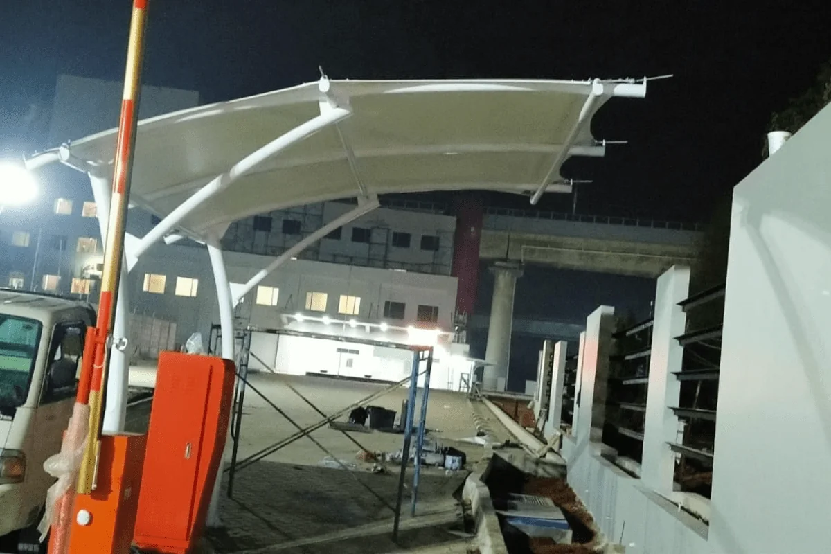 Perbedaan Nyata Kain AGTex vs Serge Ferrari untuk Tenda Membrane